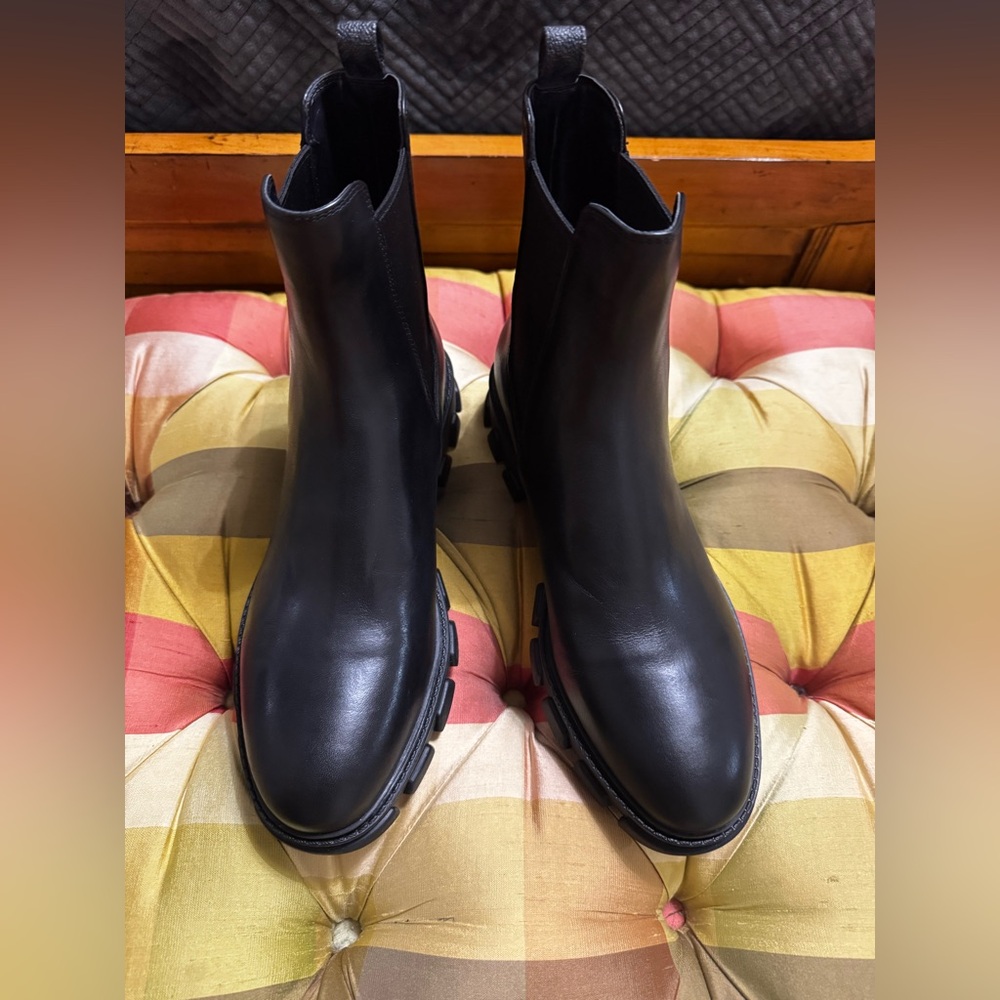 Michael Kors Ridley Chelsea bootie NWT $236 Size 9 - Picture 9 of 12